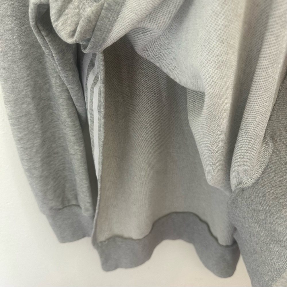 Adidas Gray Split Hem Crew‎ Sweatshirt Size Medium - Picture 11 of 11